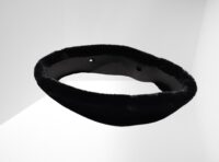 opaska-do-obag-standard-czarne-futro-widok-rozłożone-studio