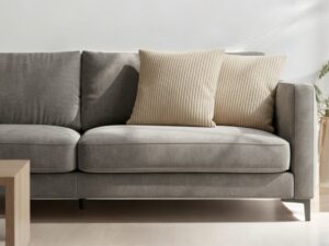 poduszki-dekoracyjne-sztruks-40x40-beżowe-na-kanapie