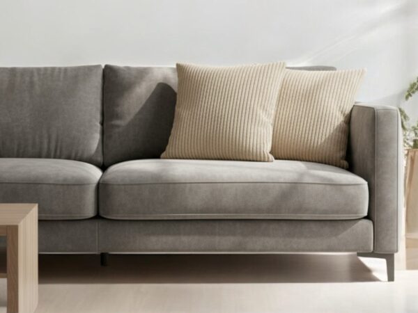 poduszki-dekoracyjne-sztruks-40x40-beżowe-na-kanapie