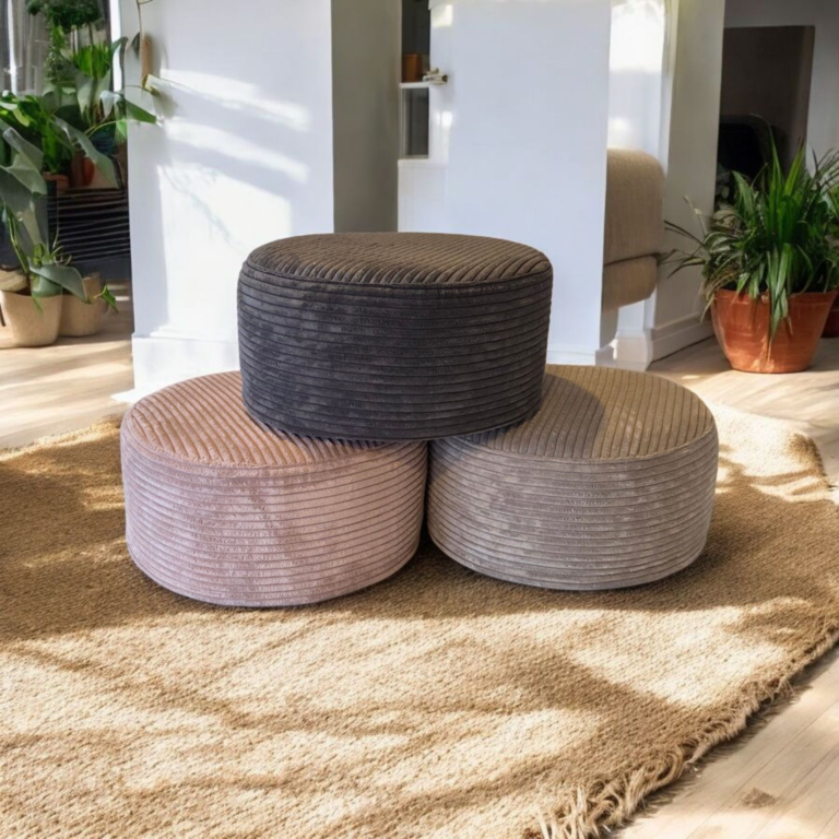 pufy-okrągłe-40x40x20-sztruks-ułożone-w-piramide